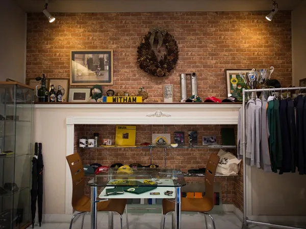 ロータス・グッズ&アパレル