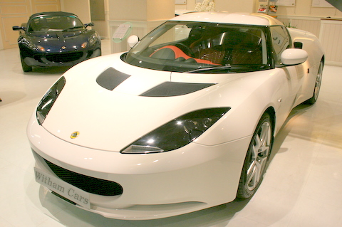 WHITE　EVORA　FRONT