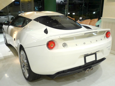 WHITE　EVORA　REAR