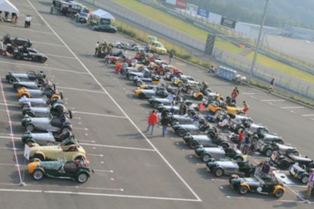 CATERHAM！