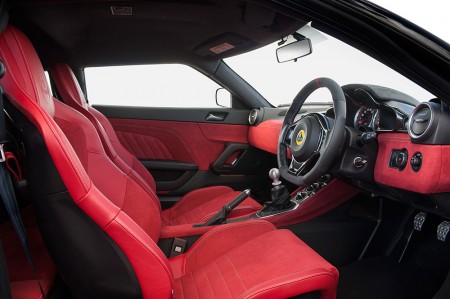 Evora-400-Interior-Red-Alcantara-25_09_15-7